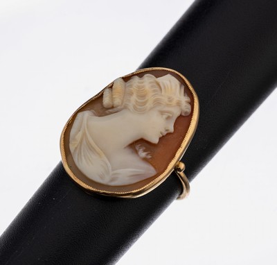 18 kt Gold Kamee-Ring, Italien, 1920er Jahre, GG 750/000, Muschelkamee, Darstellung einesFrauenportraits, RW 54, ca. 2.7 g