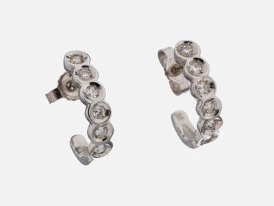 Paar 14 kt Gold Diamant-Ohrstecker, WG 585/000, 12 8/8-Diamanten zus. ca. 0.30 ct Weiß/si, ca. 2.7 g