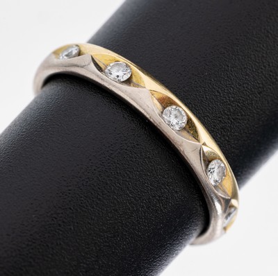 18 kt Gold Brillant-Ring, GG/WG 750/000, 10Brillanten zus. ca. 0.35 ct feines Weiß/vs (Angaben grav.), RW 57, ca. 3.6 g