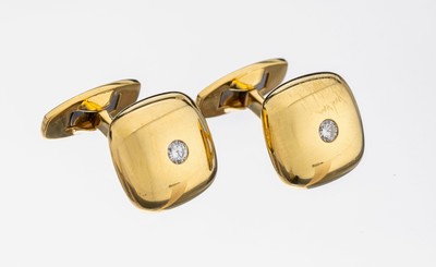 Paar 18 kt Gold Brillant-Manschettenknöpfe, GG 750/000, schlichtes Design, 2 Brillanten zus. ca. 0.15 ct feines Weiß-Weiß/vs, ca. 21.8g
