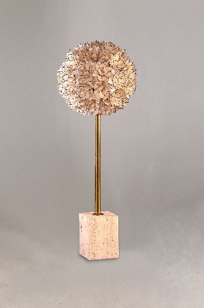 Capiz-Stehleuchte/Capiz Shell Lotus-Leuchte, wohl 70er Jahre, großer ballförmiger Schirm mit Lotusblüten aus Perlmuttblättern, ...