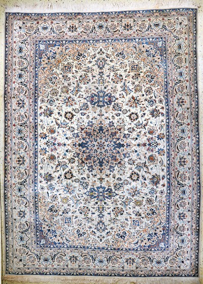 Nain fein(9 La), Persien, Mitte 20.Jhd, Korkwolle mit Seide, ca. 350 x 250 cm, Reinigungsbedürftig, EHZ: 2