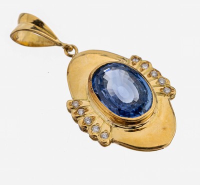 18 kt Gold Saphir-Brillant-Anhänger, GG 750/000, mittig ovalfacett. Saphir ca. 7.80 ct, 10 Brillanten zus. ca. 0.10 ct Weiß/si, ca. 4.8 g