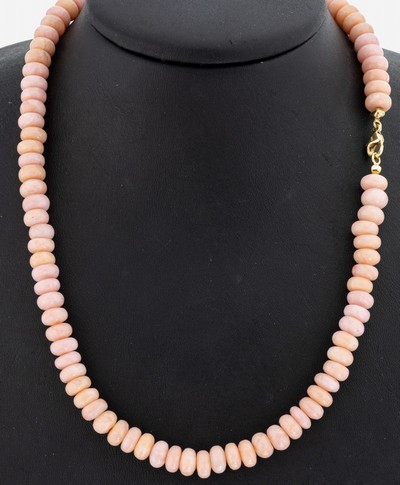 Opal-Collier mit 14 kt Gold Schließe, GG 585/000, rosa Opal-Linsen, D. ca. 8-8.3 mm, L. ca. 44.5 cm