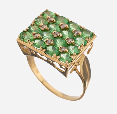 14 kt Gold Tsavorith-Brillant-Ring, GG 585/000, 16 ovalfacett. Tsavorithe zus. ca. 3.40 ct, 9 Brillanten zus. ca. 0.12 ct get. Weiß/p, RW 59, ca. ...