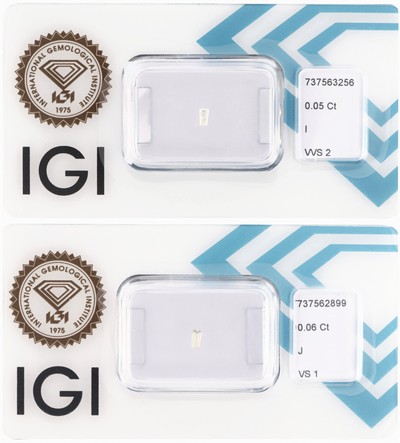 Lot 2 lose Diamanten, 1 x 0.05 ct l.get.Weiß (I)/vvs2, 1 x 0.06 ct l.get.Weiß(J)/vs1, Tapered Baguette, jew. eingeschweißt, IGI- Expertisen anbei