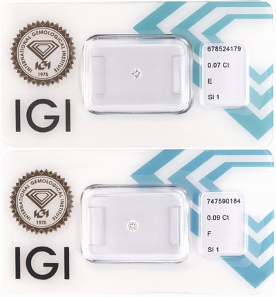 Lot 2 lose Brillanten, 1 x 0.09 ct feines Weiß+(F)/si1, 1 x 0.07 ct hochfeines Weiß (E)/si1, jew. eingeschweißt, IGI-Expertisen anbei