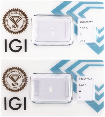 Lot 2 lose Diamanten, 1 x 0.06 ct Weiß(H)/si1,Tapered Baguette, 1 x 0.07 ct hochfeines Weiß +(D)/vs2, Baguette, jew. eingeschweißt, IGI- ...