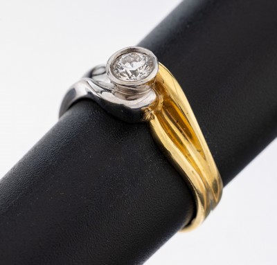 18 kt Gold Brillant-Ring, GG/WG 750/000, Brillant ca. 0.32 ct feines Weiß/vvs, RW 55, ca. 5.5 g