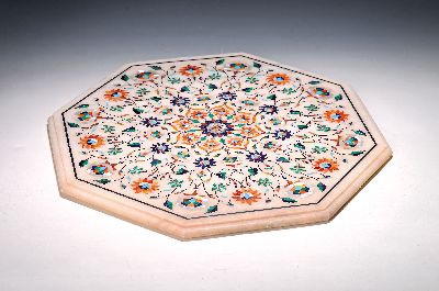 Pietra-Dura-Platte, Agra/Jaipur, weißer Marmor mit Einlagen aus Perlmutt und Lapis Lazuli, Karneol, Malachit, Achat und Onyx etc., floraler Dekor, ...