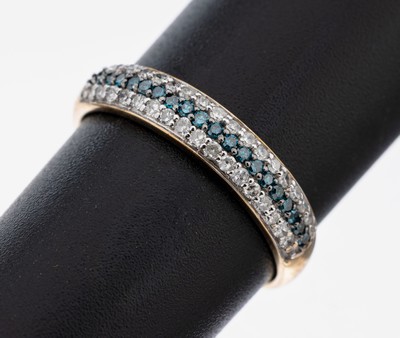 9 kt Gold Diamant-Ring, GG 375/000, 8/8- Diamanten zus. ca. 0.50 ct Blau(beh.) und Weiß/si, RW 57, ca. 2.1 g