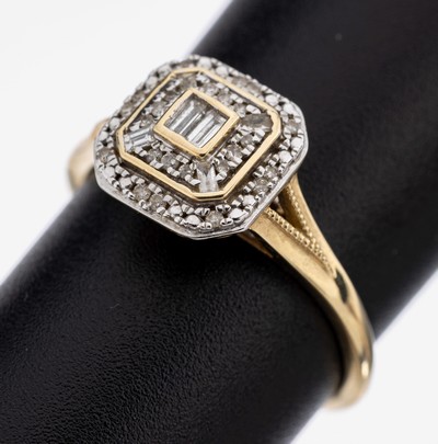 14 kt Gold Diamant-Ring, GG/WG 585/000, 6 Diamantbaguettes und 24 8/8-Diamanten zus. ca.0.15 ct (grav.) Weiß/p, RW 57, ca. 2.5 g