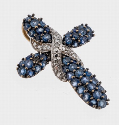 9 kt Gold Saphir-Diamant-Kreuzanhänger, GG 375/000, rundfacett. Saphire zus. ca. 0.40 ct,4 8/8-Diamanten zus. ca. 0.02 ct l.get.Weiß/p,ca. 2.4 x ...