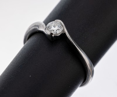 14 kt Gold Brillant-Ring, WG 585/000, Brillant ca. 0.25 ct feines Weiß/si, RW 54, ca. 2.5 g