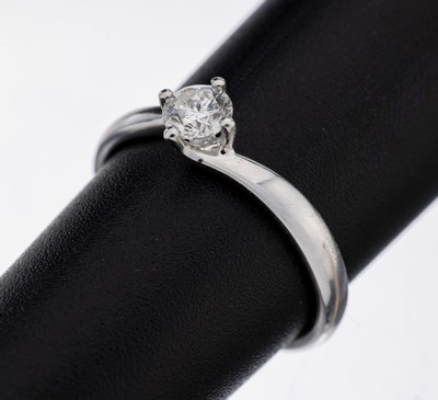 18 kt Gold Brillant-Ring, WG 750/000, Brillant ca. 0.25 ct feines Weiß/si, RW 48, ca. 1.9 g