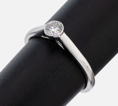 18 kt Gold Brillant-Ring, WG 750/000, Brillant ca. 0.30 ct feines Weiß/si, RW 54, ca. 1.9 g