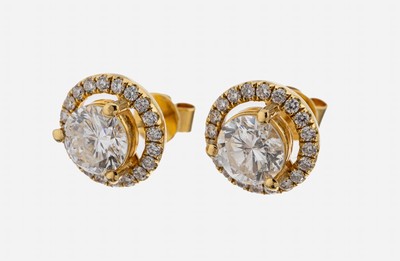 Paar 18 kt Gold Brillant-Ohrstecker, GG 750/000, 2 Brillanten zus. ca. 2.00 ct l.get.Weiß/p, umgeben von Kranz mit Brillantenzus. ca. 0.40 ct ...