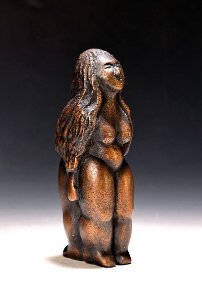 Bettina C. Morio, geb. 1968 Grünstadt, Bronzeskulptur, Doppelfigur stehender weiblicher Akt, sign., H. ca. 23cm