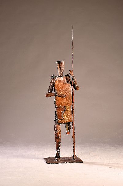 Renate König-Schalinski, 1942-2011 Passau, Skulptur eines Ritters mit Lanze und Schild, Eisen geschweißt, monogr. RKS und dat. 91, H. ca. 158cm