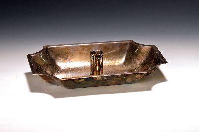 Mid Century Schalenleuchter, Valenti, Barcelona/Spanien, Metall versilbert, gepunzter Ringdekor, 1 Brennstelle, am Boden bez., 483g, 5x27x20 cm