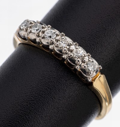 14 kt Gold Diamant-Ring, GG/WG 585/000, 6 in WG gefasste 8/8-Diamanten zus. ca. 0.14 ct Weiß/si, RW 56, ca. 2.2 g