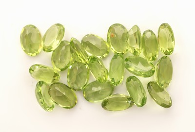 Lot 21 lose Peridots, zus. ca. 10.64 ct, ovalfacett.