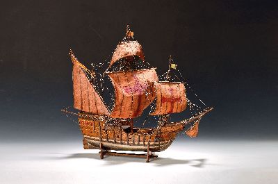 Modellschiff der Santa Maria, 1960er-Jahre, händisch gefertigtes Holzmodell, aufwendiges Modell von Christoph Columbus Karavelle, Alterssp., ...