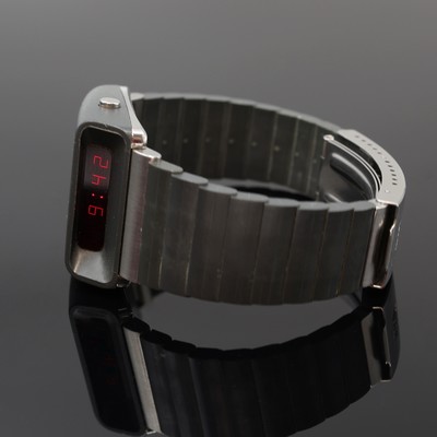 GIRARD PERREGAUX Casquette seltene Armbanduhr mit digitaler LED-Anzeige Referenz 9939, Schweiz um 1975, Makrolon-(Polycarbonat) Geh., Stahlboden ...