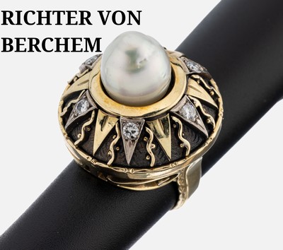 14 kt Gold RICHTER VON BERCHEM Perl-Brillant- Ring, 1950er Jahre, GG 585/000, qualitätvolle Verarbeitung, mittig barocke Südseezuchtperle, 6 ...