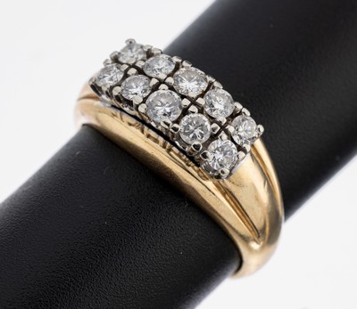 14 kt Gold Brillant-Ring, GG/WG 585/000, in WG gefasste 10 Brillanten zus. ca. 0.65 ct Weiß/si, RW 58, ca. 6.9 g