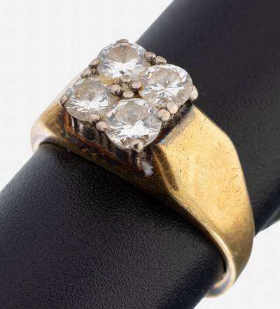 14 kt Gold Brillant-Ring, GG/WG 585/000, 4 in WG gefasste Brillanten zus. ca. 0.95 ct (grav.) Weiß/si, RW 52, ca. 5.0 g, Reinigung notwendig
