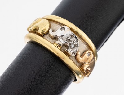 18 kt Gold Diamant-Ring, GG/WG/RG 750/000, Ringschiene mit 3 Elefanten, 5 8/8-Diamanten zus. ca. 0.02 ct Weiß/p, RW 56, ca. 8.8 g