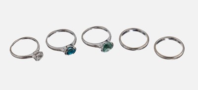 Konvolut 5 14 kt Gold Ringe, WG 585/000, 1 x Diamantimitation, RW 56, 1 x blauer Zirkon, Ringschultern mit Brillanten zus. ca. 0.12 ct Weiß/si, RW ...