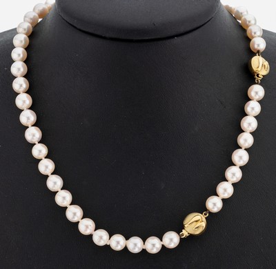 Perl-Collier mit 14 kt Gold Schließe, GG 585/000, Akoyazuchtperlen, D. ca. 7.2 mm, L. ca. 46 cm, Verlängerung L. ca. 7.5 cm anbei