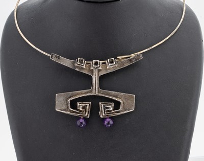 Designer Amethyst-Halsreif, 925er Silber, abstraktes geometrisches Design, 2 Amethyst- Kugeln, Halsreif, D. ca. 15 cm, ca. 37 g
