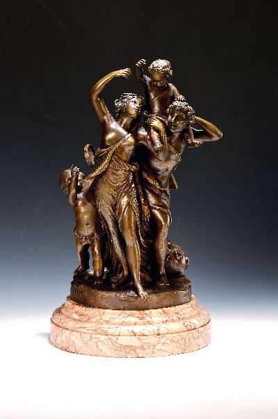 Nach Claude Michel Clodion (1738-1814), Triumph des Bacchus, Bronze, Guss der Jahrhundertwende, signiert, auf gestufter Marmor-Plinthe, H. 40 cm