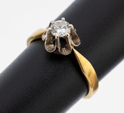 14 kt Gold Brillant-Ring, GG/WG 585/000, inWG gefasster Brillant ca. 0.25 ct Weiß/si, RW 49, ca. 2.3 g