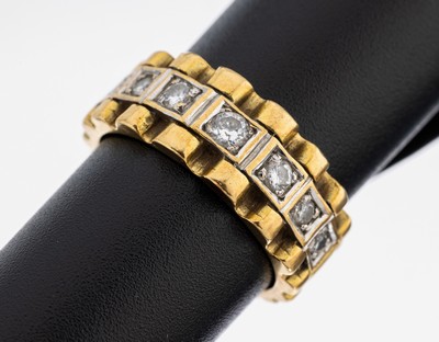 18 kt Gold Brillant-Ring, GG/WG 750/000, 7 in WG gefasste Brillanten zus. ca. 0.30 ct Weiß/si, RW 51, ca. 8.4 g