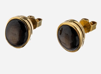 Paar 14 kt Gold Saphir-Ohrstecker, GG 585/000, schlichtes Design, 2 ovale Sternsaphir-Cabochons zus. ca. 4.0 ct, ca. 4.3g