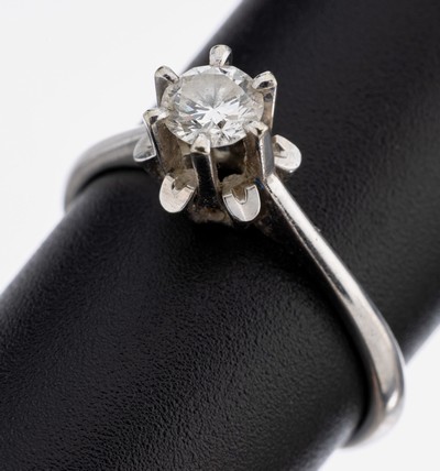18 kt Gold Brillant-Ring, WG 750/000, Brillant 0.33 ct Weiß/si, RW 54, ca. 2.9 g