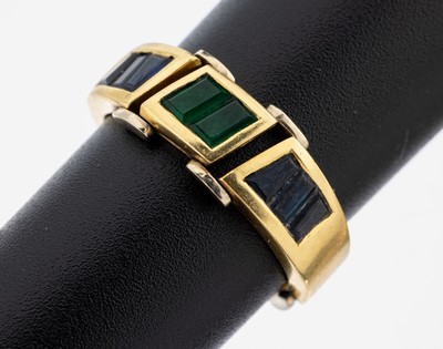 18 kt Gold Saphir-Smaragd-Kettenring, GG/WG750/000, ungewöhnliches Design, facett. Saphire und Smaragde zus. ca. 0.60 ct, RW 55, ca. 7.2 g