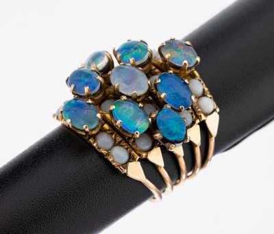 14 kt Gold Opal-Ring, GG 585/000, sogn. Sklavenring, Opal-Cabochons und Opal- Tripletten, RW 49, ca. 7.4 g