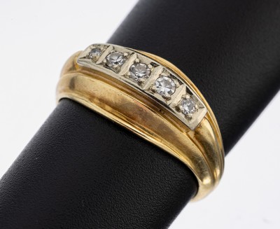 14 kt Gold Diamant-Ring, 1950er Jahre, GG/WG 585/000, 5 in WG gefasste 8/8-Diamanten zus. ca. 0.12 Weiß/si, RW 49, ca. 4.1 g