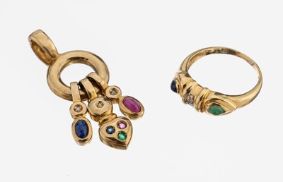 14 und 8 kt Gold Farbstein-Diamant-Konvolut, GG 585/000 und 333/000, best. aus: 1 Ring, RW 52, Smaragd- und Saphir-Cabochon zus. ca. 0.20 ct, 1 ...
