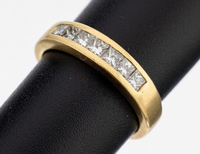 18 kt Gold Diamant-Ring, GG 750/000, schlichtes Design, 7 Princess Cut Diamanten zus. ca. 0.60 ct feines Weiß/vs-si, RW 50, ca.4.6 g