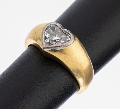 18 kt Gold Diamant-Ring, GG/WG 750/000, in WG gefasstes Diamantherz ca. 1.10 ct Weiß/si, RW 51, ca. 8.4 g