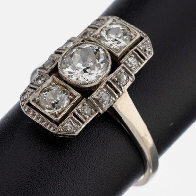 14 kt Gold Art Deco Diamant-Ring, 1930er Jahre, WG 585/000, 3 Altschliffdiamanten zus. ca. 1.25 ct Weiß/si-p, 12 8/8-Diamanten zus. ca. 0.16 ct ...