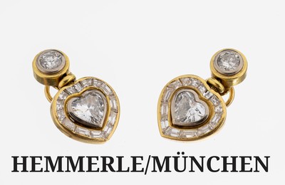 Paar 18 kt Gold HEMMERLE Diamant-Ohrstecker, in Herzform, GG/WG 750/000, qualitätvolle, schwere Verarbeitung, 2 Brillanten zus. ca. 0.80 ct Weiß/p ...