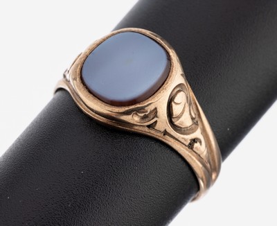 8 kt Gold Lagenstein-Ring, um 1920, GG 333/000 gepr., freier Lagenstein, Ringschultern floral, RW 65, ca. 3.7 g