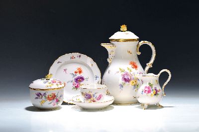 Kaffeeservice Alte Blume mit Insektenmalerei, Meissen, Knaufzeit bzw. um 1890, 1.Wahl, komplett für 6 Personen: grosse Kaffeekanne H .ca. 26 cm, ...